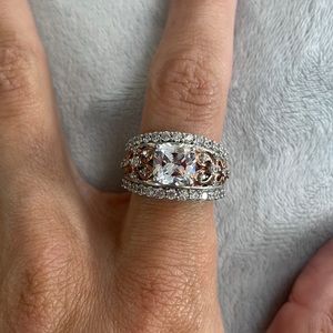 Bella Luce 925 sterling silver beautiful ring size 6